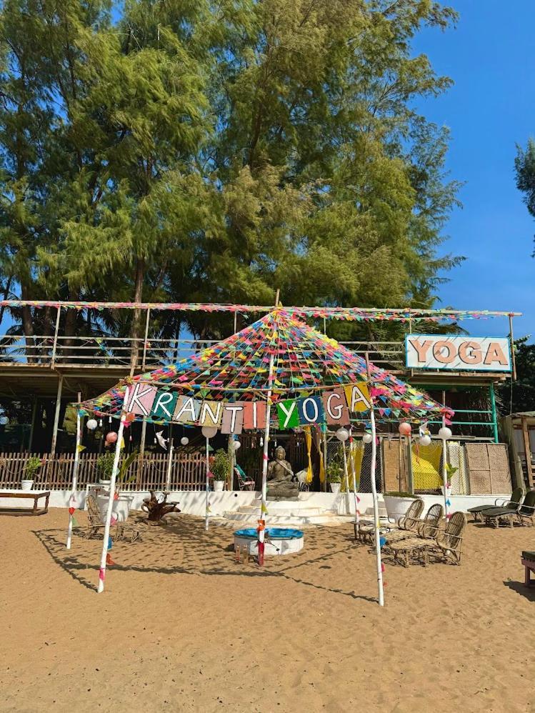 Kranti Yoga Tradition - Beach Resort Patnem Beach Ngoại thất bức ảnh